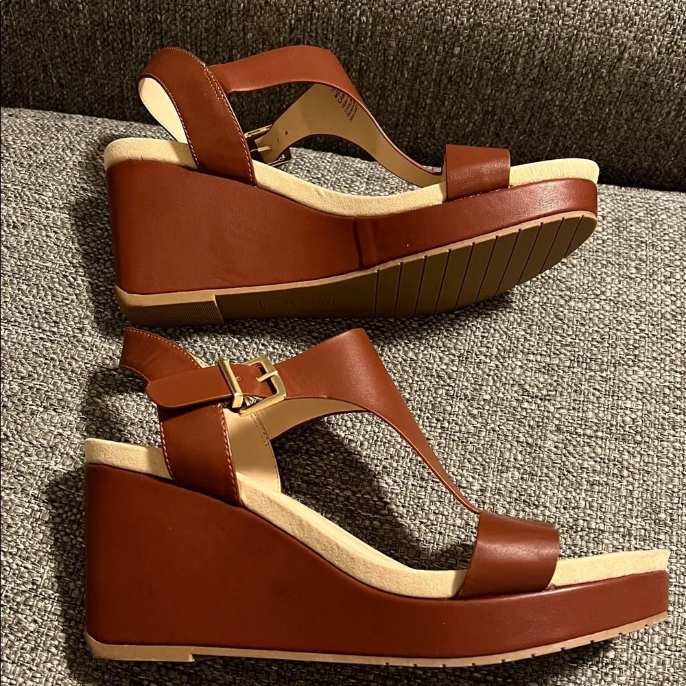 Kenneth Cole Reaction Women's Cami Platform Wedge Sandals Brown Size 10 NEW